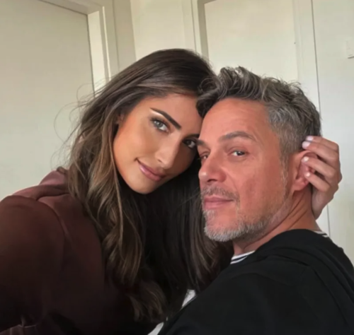 Alejandro Sanz habría terminado su relación con Rachel Valdés. (Foto: Hola!)