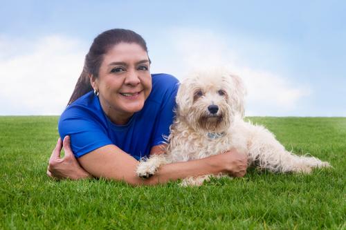 Sky junto a su due&ntilde;a, Mar&iacute;a Rene&eacute;. (Foto cortes&iacute;a: Mar&iacute;a Rene&eacute; Lizama)