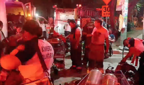 M&aacute;s de 25 bomberos intervinieron en la emergencia. (Foto: captura de pantalla)