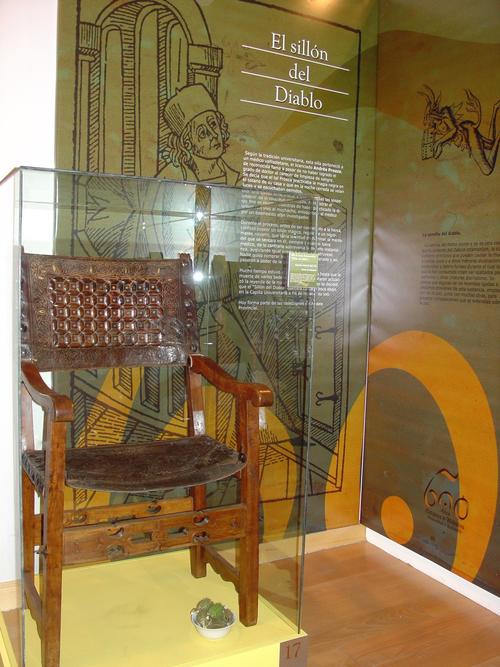 El sillón del diablo se encuentra en un museo, no te puedes sentar en el. (Foto: Twitter)