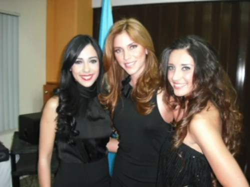 Carina Velázquez, Alida Boer y Florecita Cobián en celebración de los 30 años de Miss Guatemala. Foto: Belleza guatemalteca. 