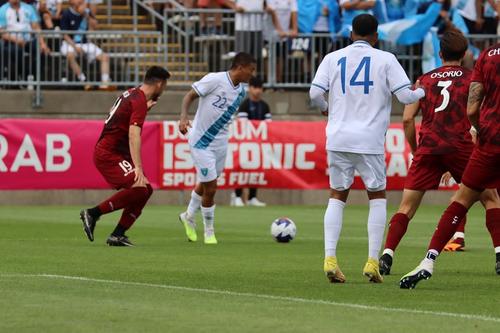 Guatemala jug&oacute; de forma ordenada, pero defensiva desde los primeros minutos. (Foto: Fedefutbol)