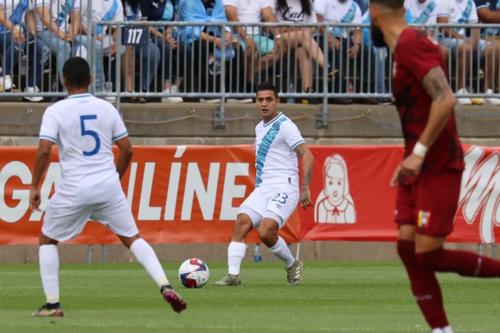 La selecci&oacute;n Vinotinto tuvo varias llegadas hasta el arco de Jerez. (Foto: Fedefutbol)