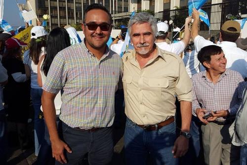 José Enrique Urrutia Estrada junto a Ricardo Méndez Ruiz en una fotografía publicada en enero de 2016. (Foto: Facebook José Urrutia) 