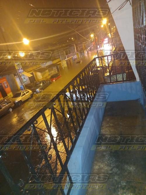 Varias calles se inundaron. (Foto: Noticias del Atl&aacute;ntico)