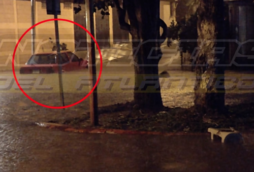 Varias calles se inundaron y algunos carros no pudieron avanzar. (Foto: Noticias del Atl&aacute;ntico)