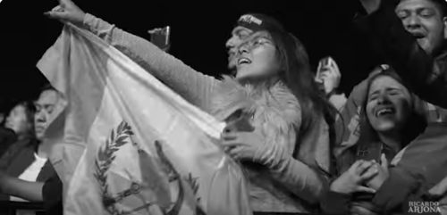 El video de Arjona muestra la bandera de Guatemala. (Foto: Oficial)