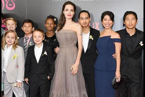 Brad Pitt, Angelina Jolie, hijo, críticas