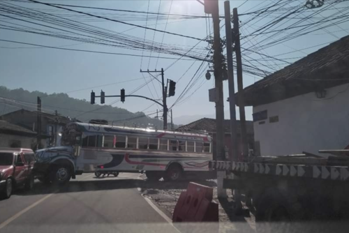 Antigua Guatemala, semáforos, ciudad colonial 