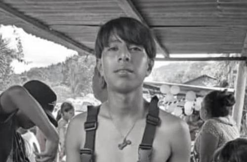 Identifican al menor que falleci&oacute; al electrocutarse cuando participaba en el recorrido de una antorcha. (Foto: redes sociales)