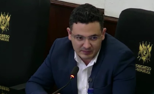 El diputado Samuel Semilla es el delegado del gobierno electo ante la Comisi&oacute;n de Finanzas del Congreso. (Captura de pantalla)