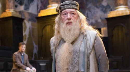  Dumbledore fue el director de la escuela mágica de Hogwarts. (Foto: Warner Bros.)