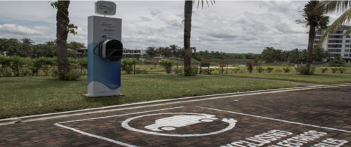 Varias empresas se han unido para instalar puestos de carga, entre estos, la Empresa El&eacute;ctrica de Guatemala, Club Marina del Sur y Grupo Los Tres. (Foto: MEM/Soy502)
