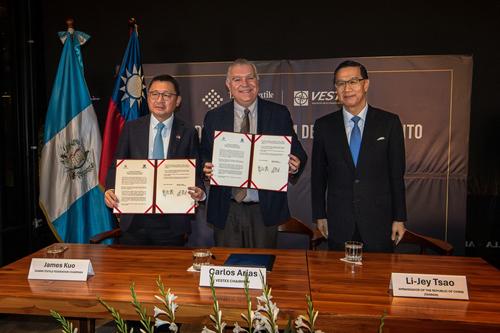 Guatemala y la República de China-Taiwán firmaron Memorándum de entendimiento para propiciar la innovación textilera y la inversión extanjera. (Foto: Vestex)