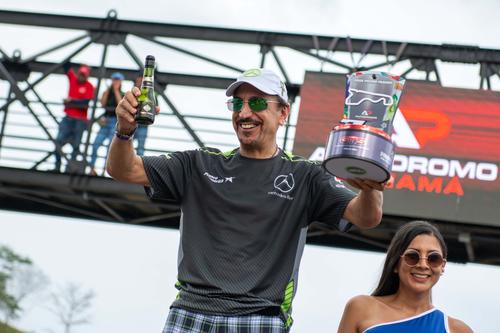 Carlos Zaid, piloto, fallece