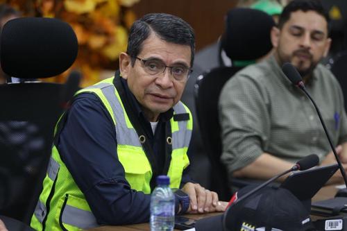 El ministro de Comunicaciones, Miguel Ángel Díaz, informó a diputados sobre el proceso para ampliar la carretera El Rancho-Teculután. (Foto: Congreso)