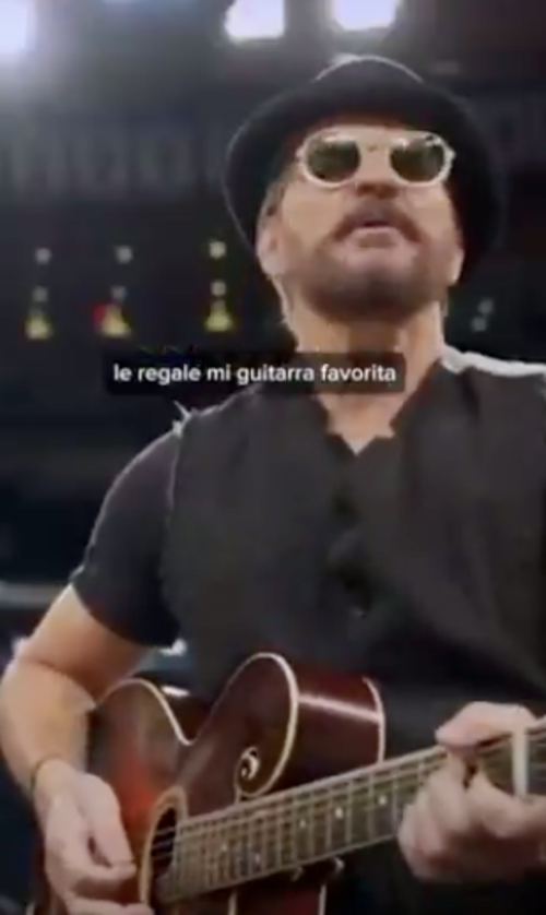 jason momoa guitarra arjona