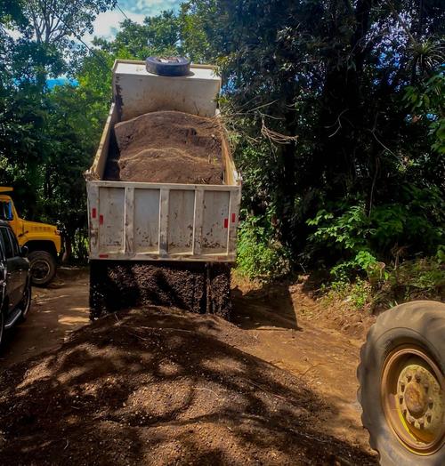 Parte de los trabajos que se ejecutan para habilitar la ruta alterna hacia Santa María de Jesús. (Foto: Dirección General de Caminos)