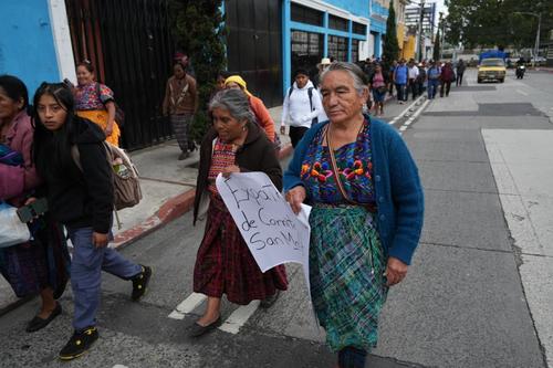 Viudas de exmilitares y expac forman parte de las manifestaciones de este martes 5 de agosto. (Foto: Wilder López/Soy502)