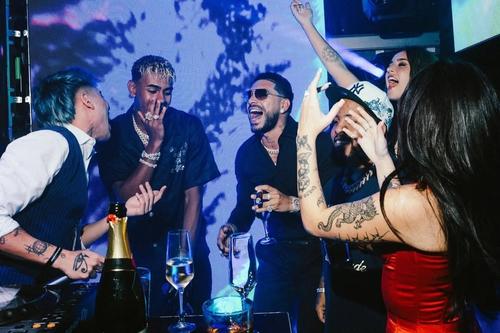 Tras su cumpleaños número 18, Lamine Yamal fue visto en una discoteca junto a la cantante argentina. (Foto: X)