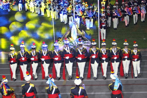 Los gastadores del Liceo Guatemala se lucen con gallardía. (Foto: Eddy Recinos/Colaborador)
