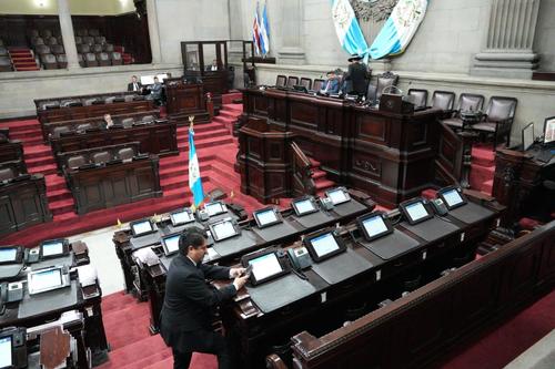 Así lucía el hemiciclo parlamentario, poco antes de que comenzara la sesión plenaria. (Foto: Wilder López/Soy502)