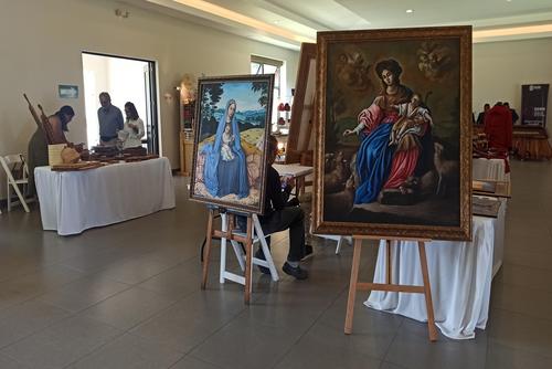 Varias obras de arte a mano fueron adquiridas por los extranjeros. (Foto: Edwards Morales/Colaborador)