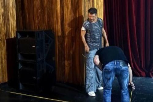 Arjona comparte imágenes junto al equipo del teatro. (Foto: Instagram)