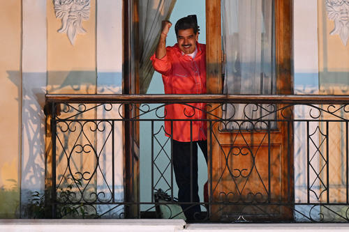 Bondi agregó que el Departamento de Justicia ha confiscado más de 700 millones de dólares en activos presuntamente ligados a Maduro, incluyendo dos aeronaves y nueve vehículos. (Foto: AFP)