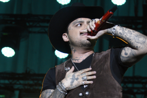 Nodal interpretó éxitos como "De los besos que te di". (Foto: Édgar Pocón/Colaborador)