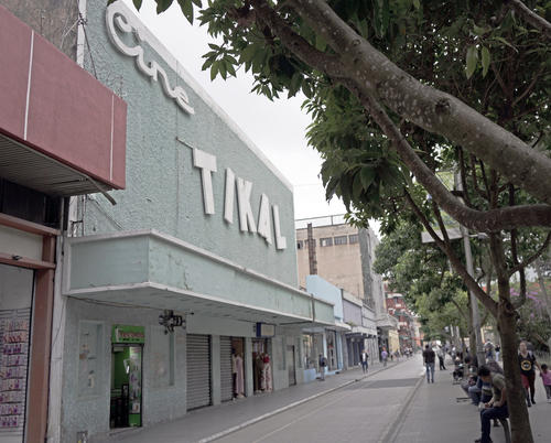 Edificio del Cine Tikal.