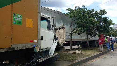 Se desconocen las causas que provocaron el accidente de tránsito. (Foto: Bomberos Municipales)