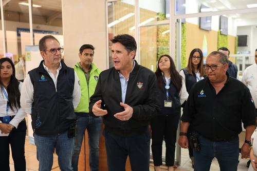 El alcalde dio a conocer que la apertura acerca los servicios a los vecinos. (Cortesía Municipalidad de Guatemala)