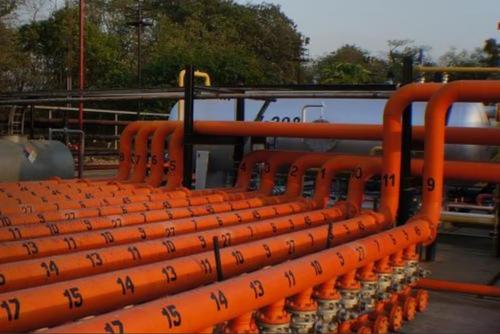 Al salir del Campo Xan, el petróleo es transportado por medio de un oleoducto hacia una refinería ubicada en La Libertad, Petén. Todo   ese equipo e infraestructura será entregada por Perenco al Estado. (Foto: Archivo/Soy502)