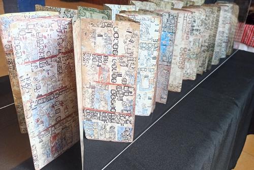 Uno de los mapas señala el legado del lugar "Entre Valles" descubierto por Edwin Shook.. (Foto: Edwards Morales/Colaborador)