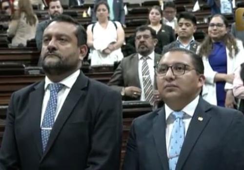 Jorge Mario González Paz y Jorge Alberto Santiago Chen Sam fueron juramentados, después de ser electos como miembros del Directorio de la Superintendencia de Competencia. (Foto: Congreso)