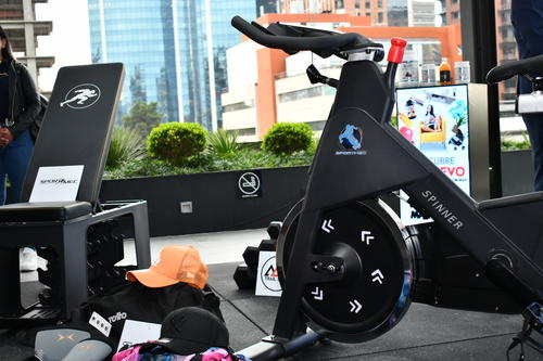 Max, marketplace, plataforma digital, catálogo, compra en línea, tecnología, belleza, moda, Guatemala, Soy502