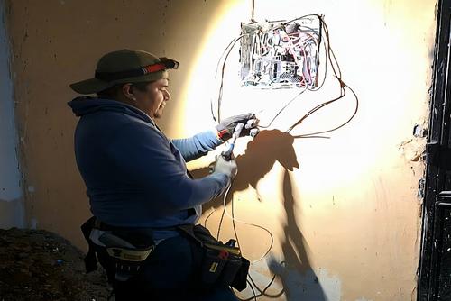Se debe contratar aún técnico electricista para trabajos de mantenimiento en la red del hogar. (Foto: Oswaldo Cop/Colaborador)