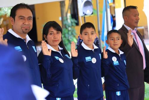 Juramentación de niños apoyados por el Programa Educación para la Física. (Foto: Cortesía Josué Hernández)