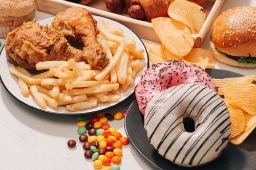 La alimentación poco saludable y falta de ejercicio son factores de riesgo. (Foto: X)