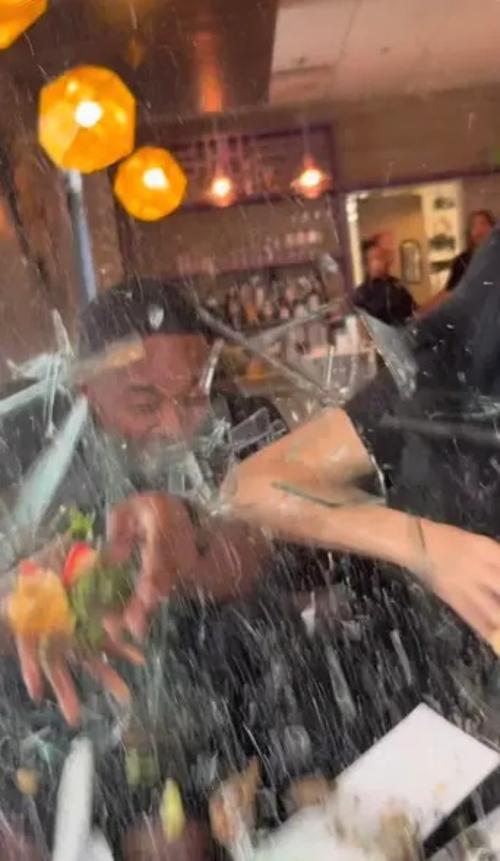 (Foto: @ninaunrated)/Instagram)