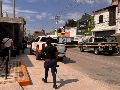 En el ataque armado un hombre que acompañaba al cantante falleció y una mujer resultó herida. (Foto: La Nota de Guadalajara) 