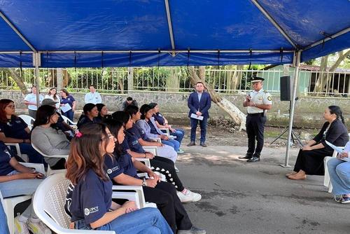 La Policía Nacional Civil brindó charlas sobre la prevención del delito y la implementación de la Policía Comunitaria. (Foto: Edwards Morales/Colaborador)