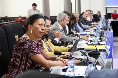 La ministra Miriam Roquel habló sobre la importancia de aprobar la normativa, para fortalecer los mecanismos de discusión en materia laboral en Guatemala. (Foto: Congreso)