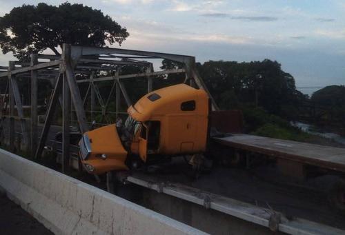 Este fue el accidente que, según el CIV, dañó parte del puente Mocá. (Foto: RR. SS.)