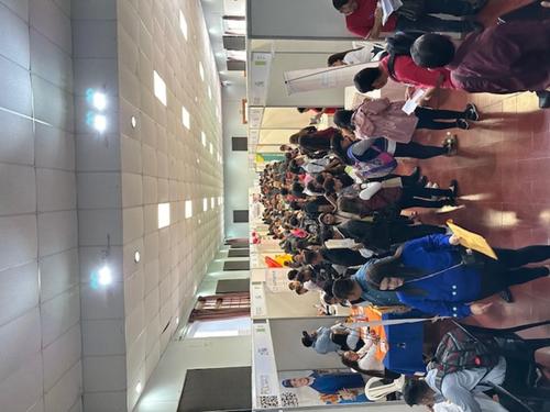 Los asistentes deben de llevar copias de su hoja de vida. (Foto: Archivo)