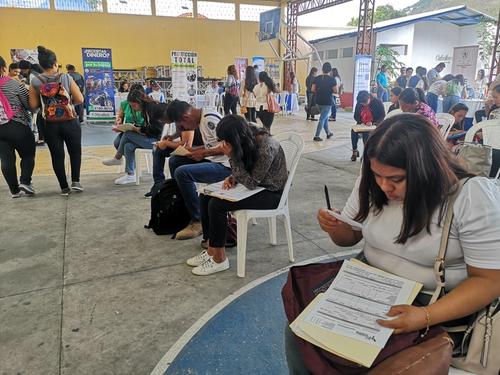 Jóvenes y adultos podrán aplicar a plazas en la Feria Nacional de Empleo en Chiquimula. Lleva tu currículum y DPI para participar.  (Foto: Archivo)