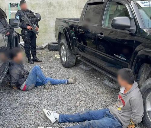 Según las autoridades ambos miembros son integrantes de la pandilla del Barrio 18. (Foto: PNC)