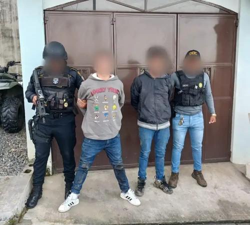 Los hermanos fueron capturados cuando pretendían esconderse en casa de sus familiares en San Marcos. (Foto: PNC)