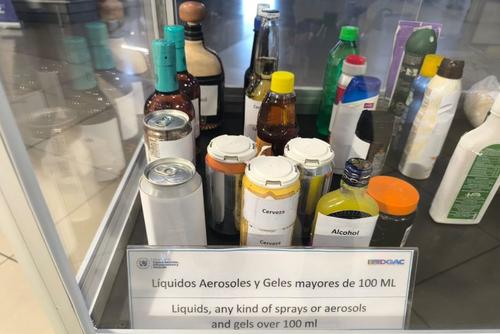 Líquidos que superan los 100 ml no están permitidos para llevar de viaje. (Foto: DGAC)